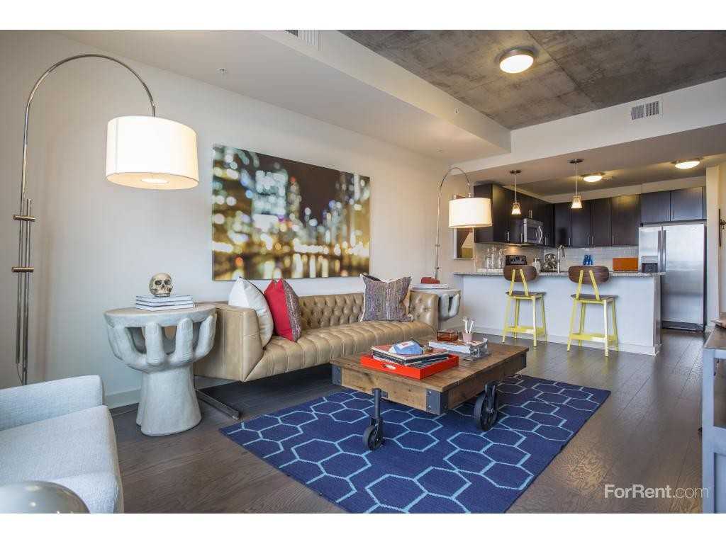 SkyHouse Uptown - Photo 2 of 17