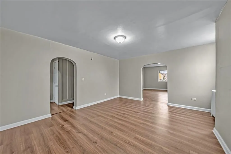 522 Freeland St - Photo 6 of 18