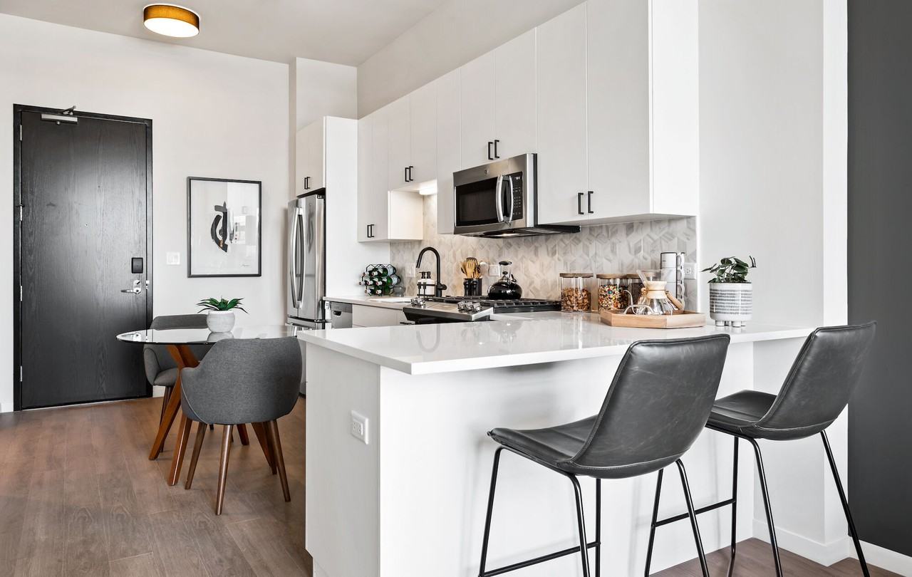 Logan - Photo 7 of 43