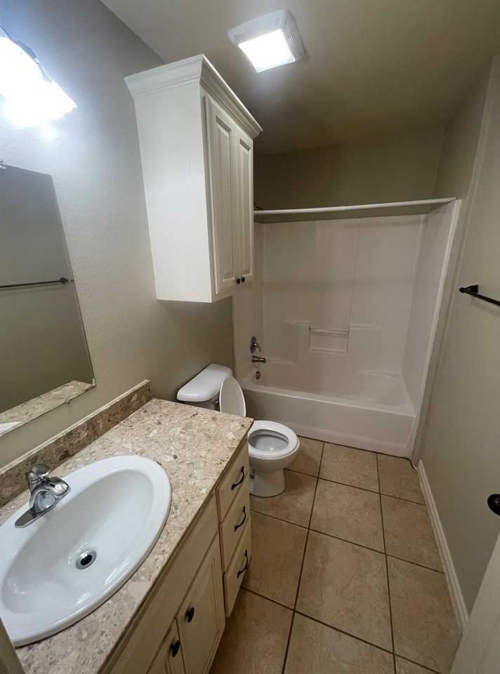 825 West 25th Street#100 - Photo 3 of 5