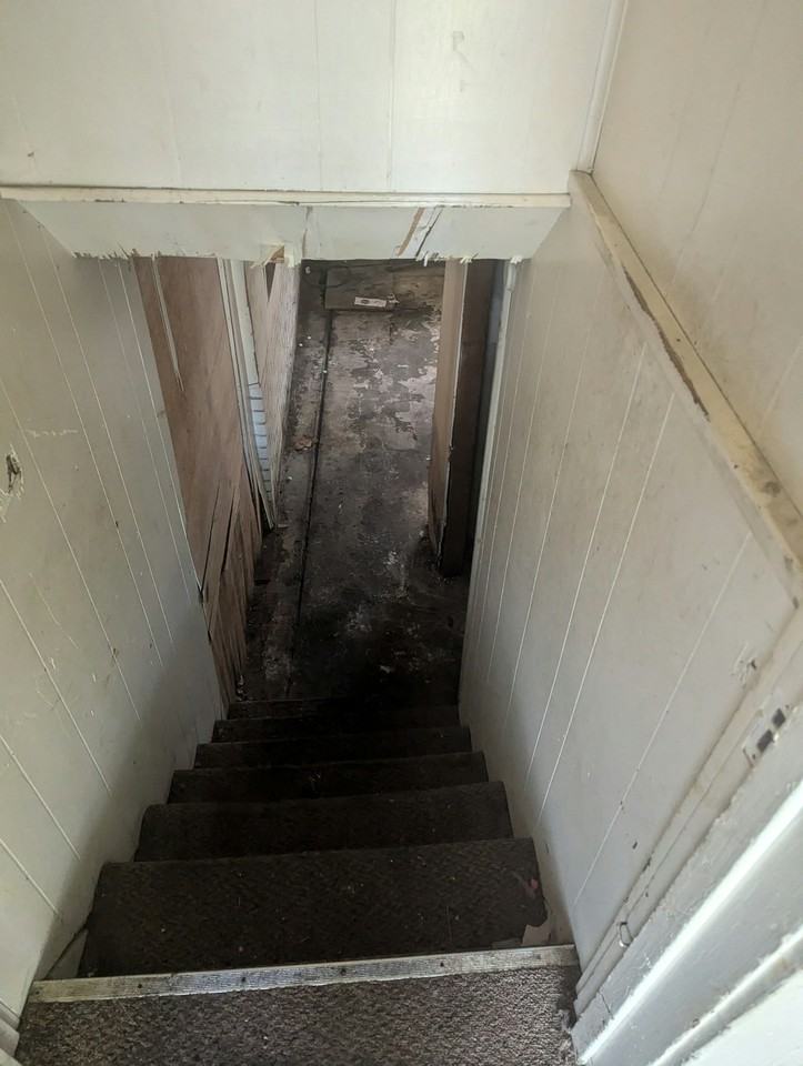 908 West Mac Queen Avenue - Photo 4 of 9