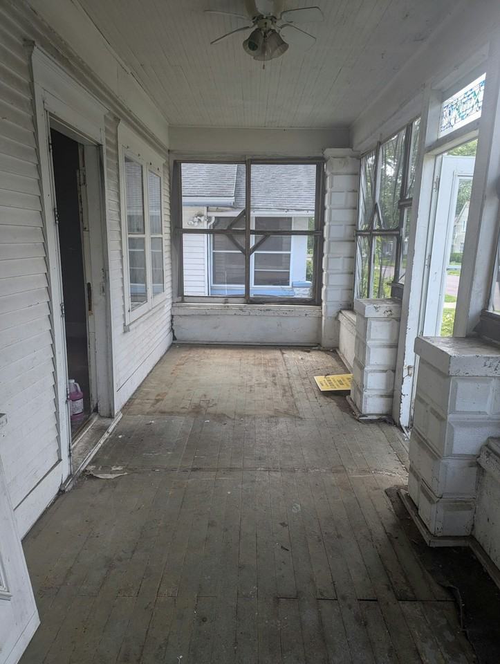 908 West Mac Queen Avenue - Photo 5 of 9