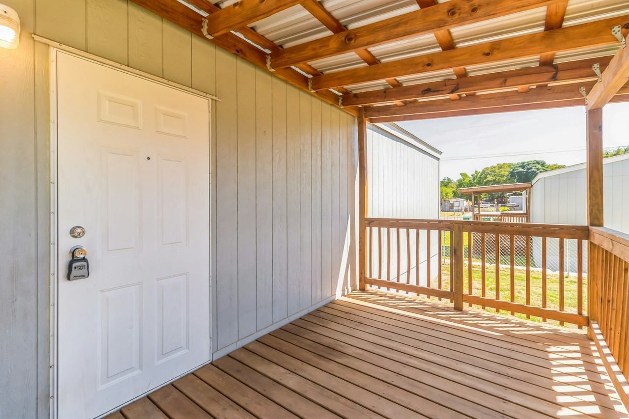 108 East Castleshoals Drive - Photo 3 of 22