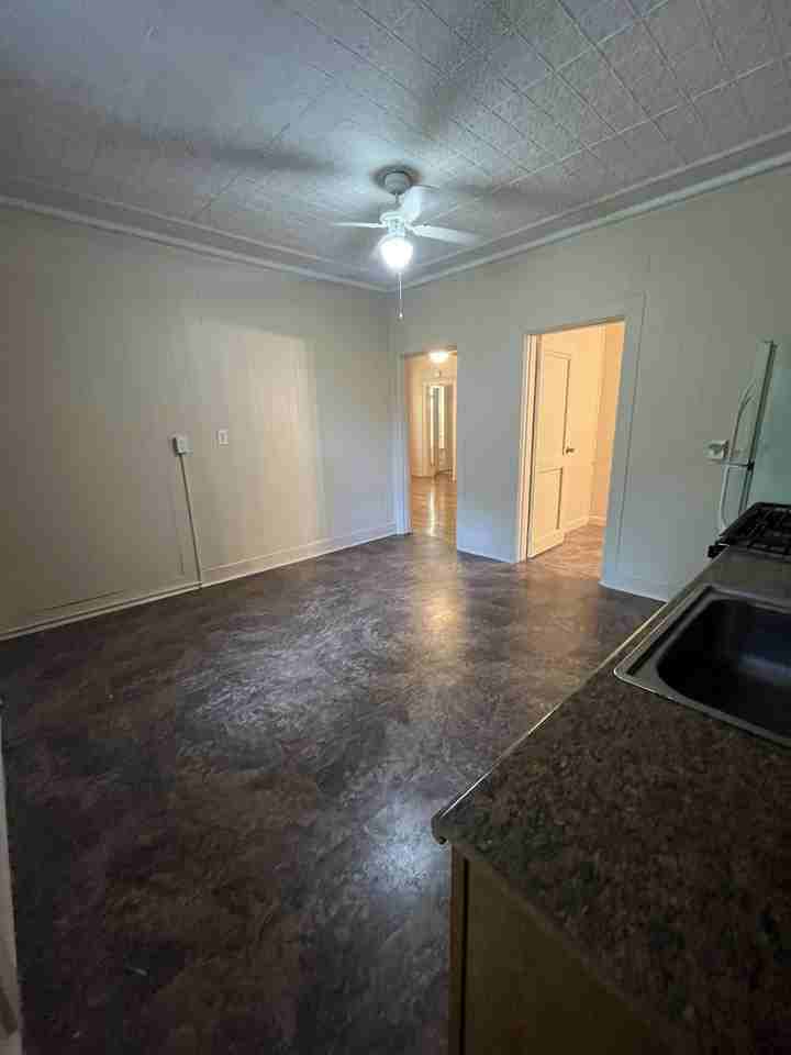 190 Main Street Leasing Only - Photo 2 of 9