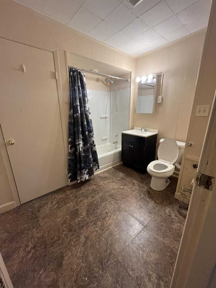 190 Main Street Leasing Only - Photo 3 of 9