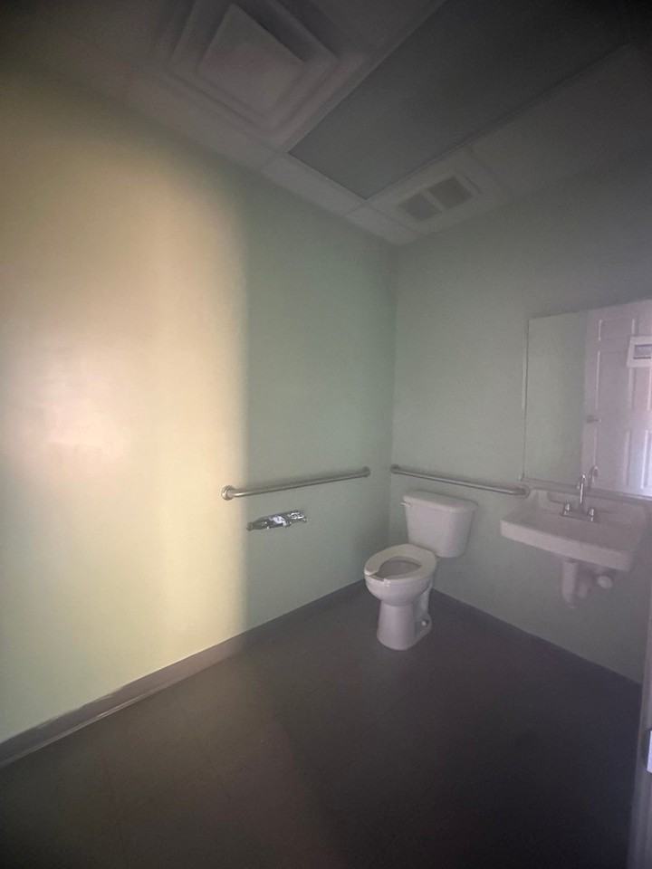 1865 Honeysuckle Rd Ste 1 - Photo 5 of 5