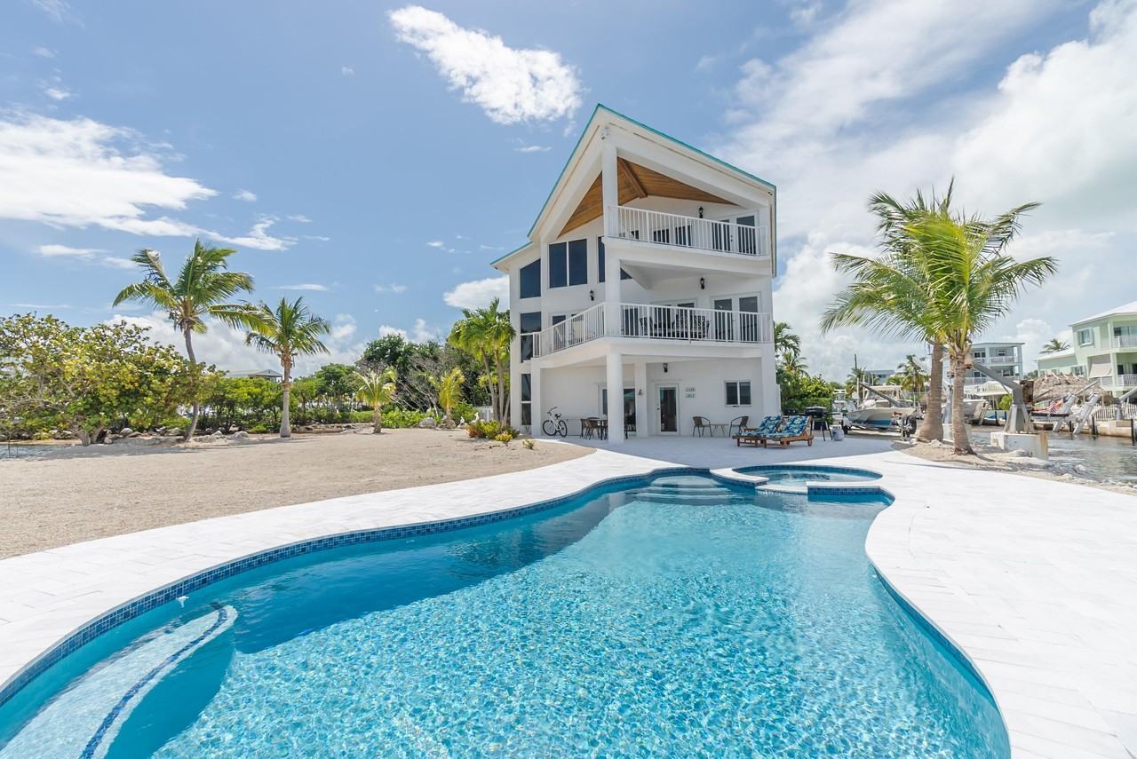 601 Cuda Lane - Photo 2 of 50