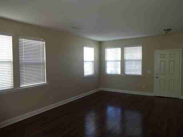 2290 Valley Creek Dr - Photo 2 of 13