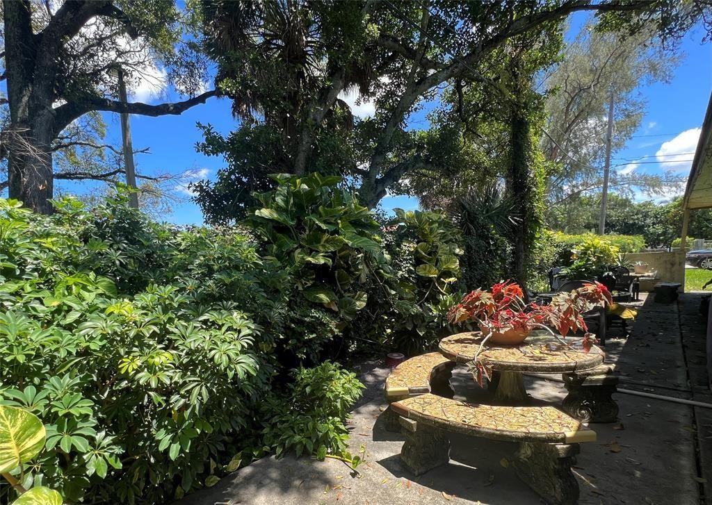 2911 Nw 11th St - Photo 3 of 8