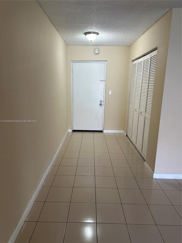 230 Nw 87th Ave #I111 - Photo 3 of 8