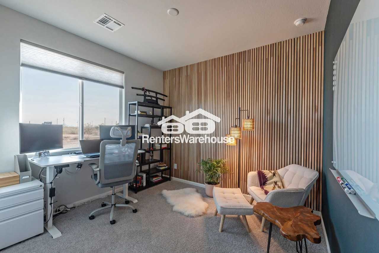 33130 W Flower St - Photo 3 of 31