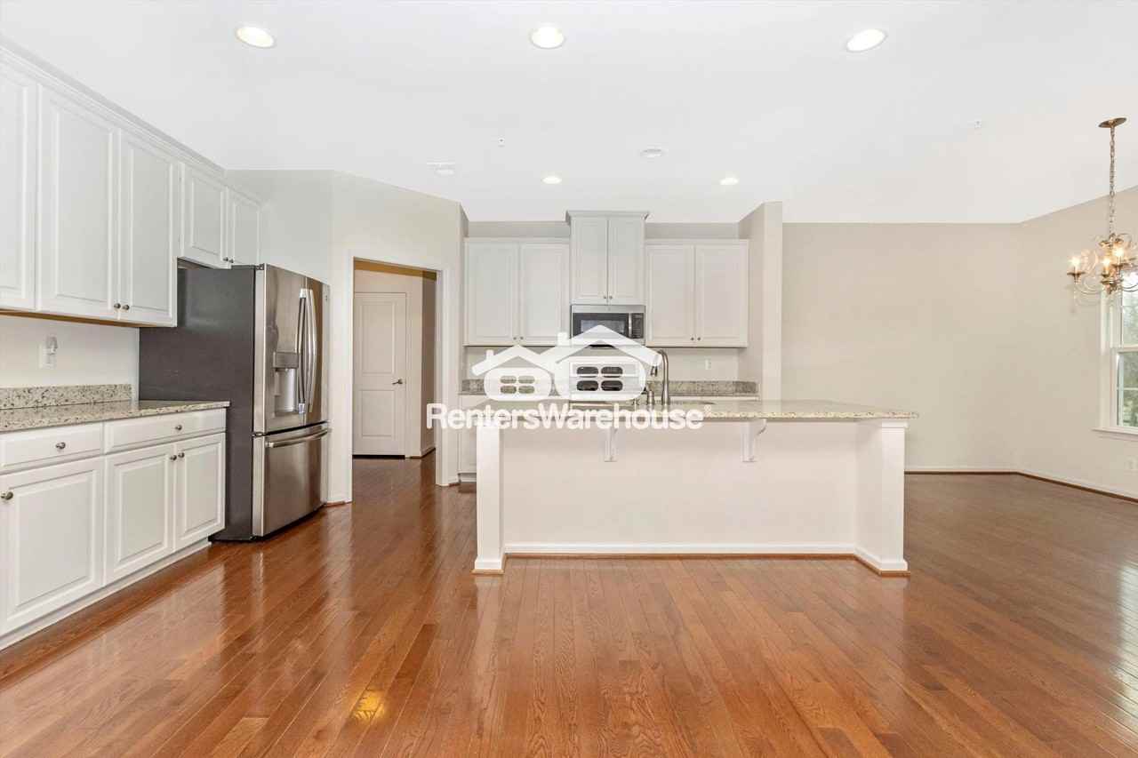 13910 Shannock Ln - Photo 2 of 25