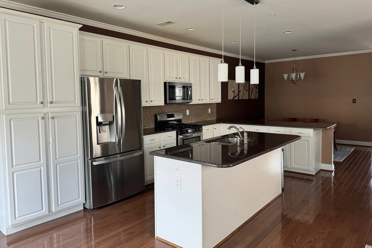 3235 Brookside Dr - Photo 3 of 20