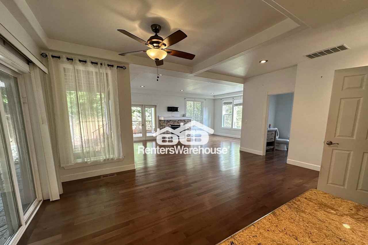 5301 Slade Way - Photo 3 of 34