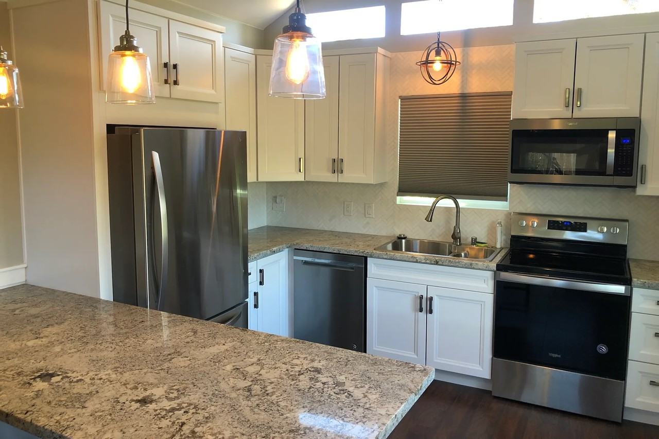 9353 Lakeview Rd - Photo 2 of 9