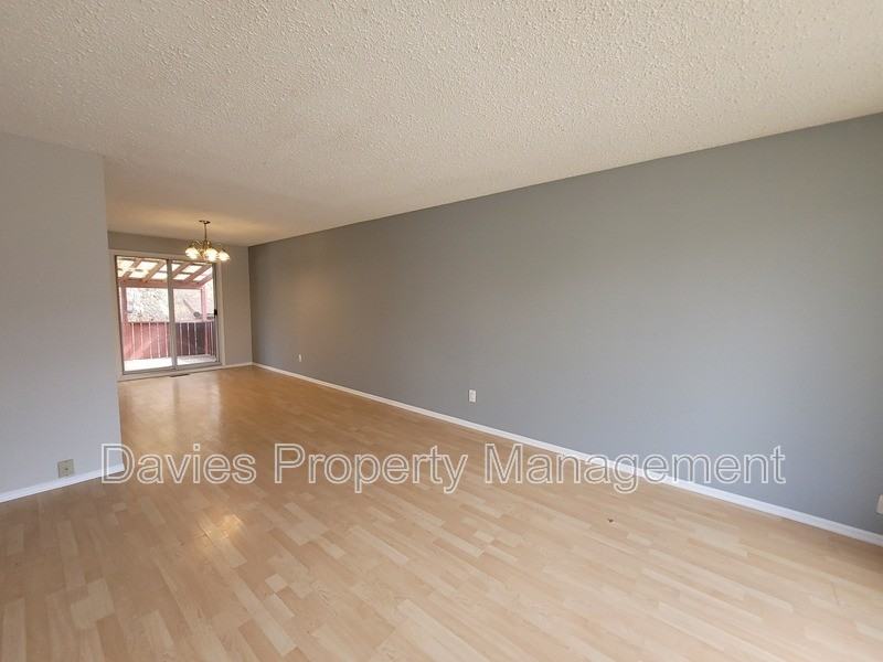 2107 86 St Nw #MAIN - Photo 4 of 13
