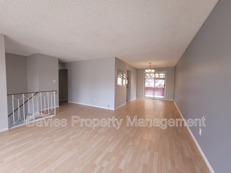 2107 86 St Nw #MAIN - Photo 5 of 13