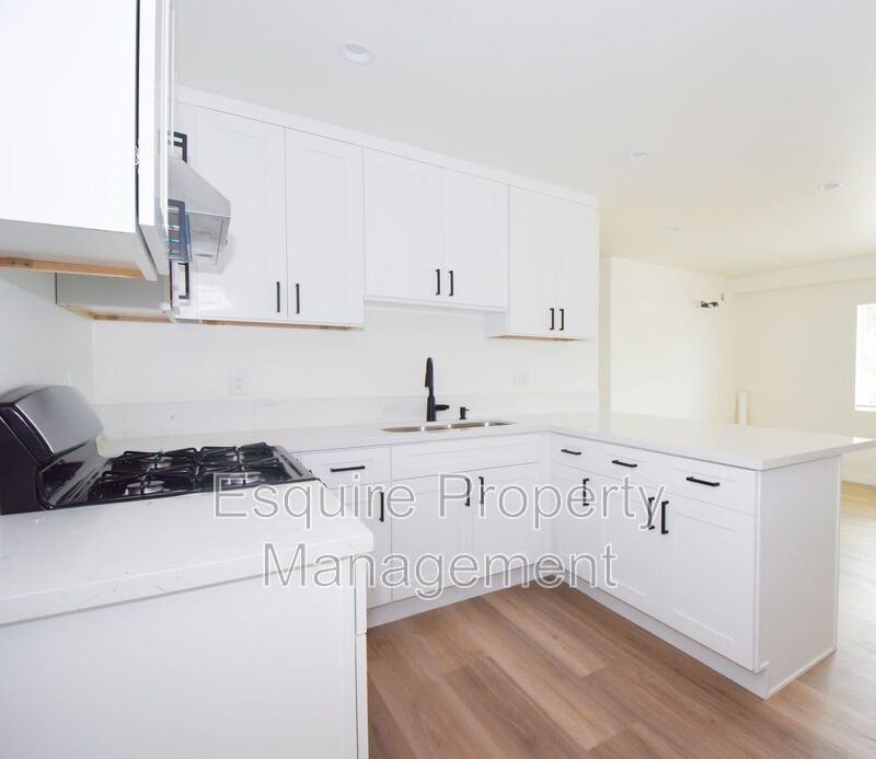 520 S Seaward Ave - Photo 3 of 12