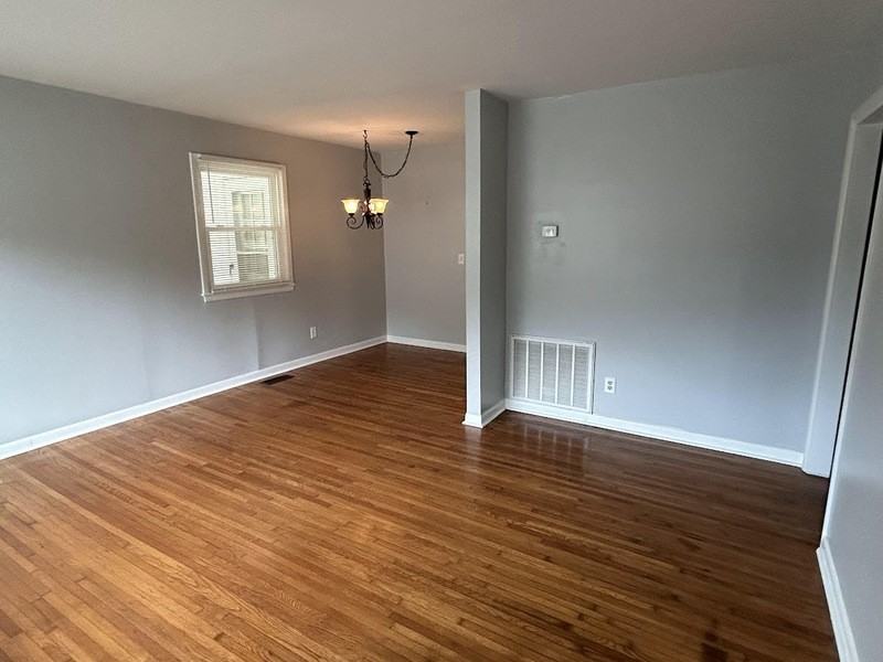 1928 Stevens Dr Ne - Photo 5 of 20