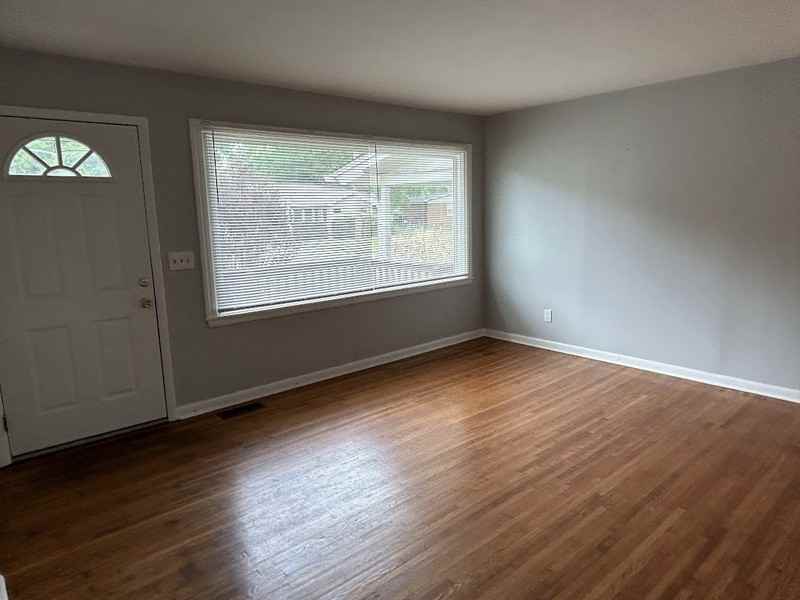 1928 Stevens Dr Ne - Photo 6 of 20