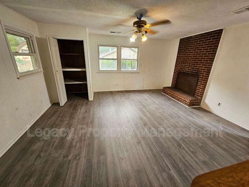 4212 Kildare Dr - Photo 3 of 11