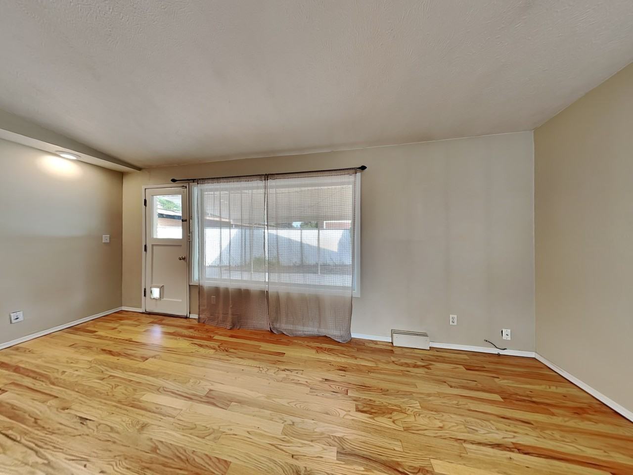 6702 N Howard St - Photo 2 of 27