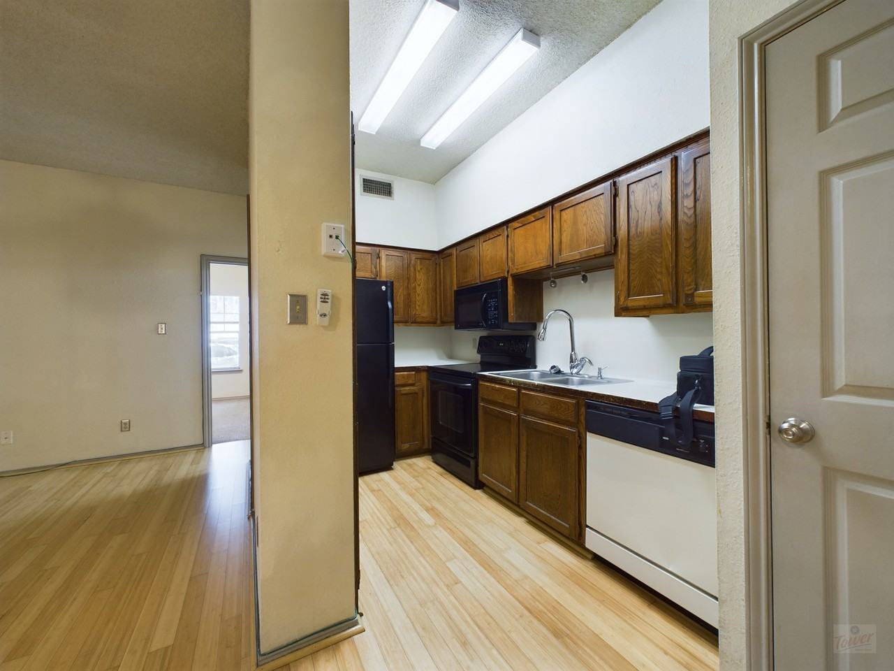 2810 Nueces St #102 - Photo 3 of 12