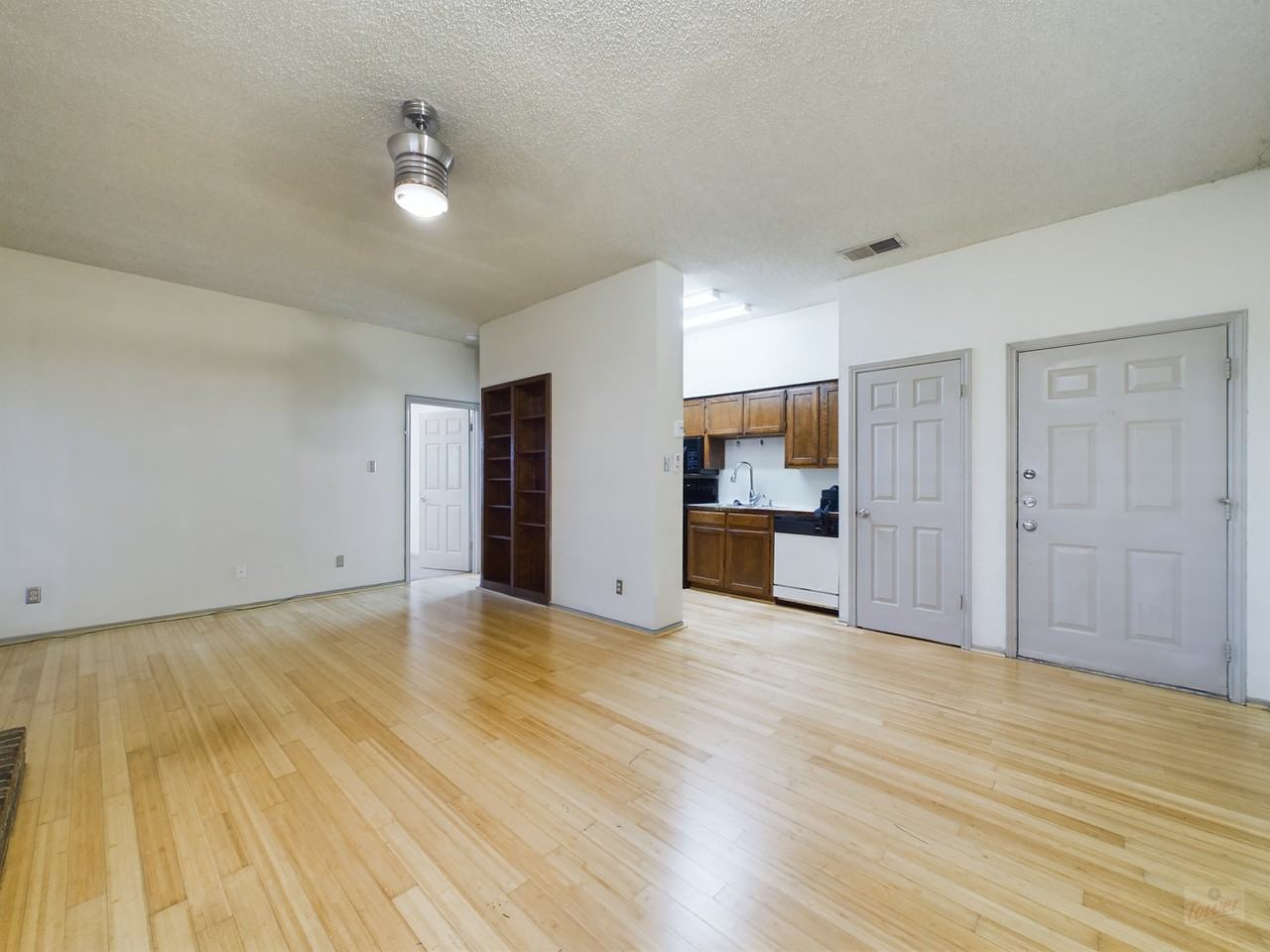 2810 Nueces St #102 - Photo 4 of 12