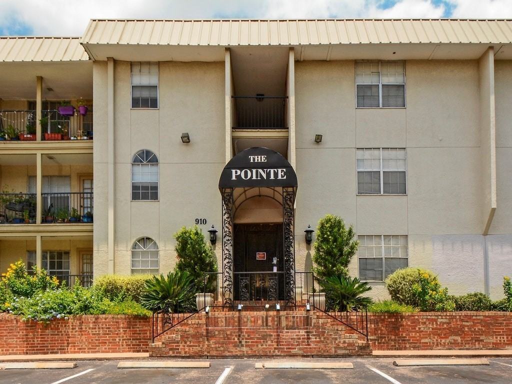 910 Duncan Ln - Photo 2 of 33