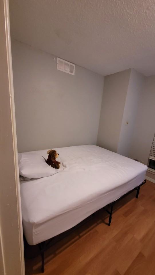 806 W 24th St - Photo 4 of 27