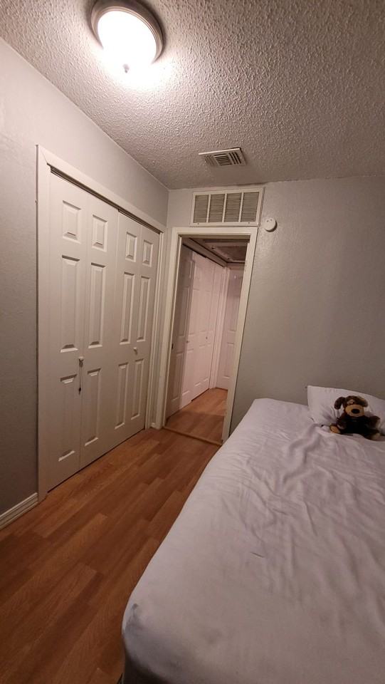 806 W 24th St - Photo 5 of 27