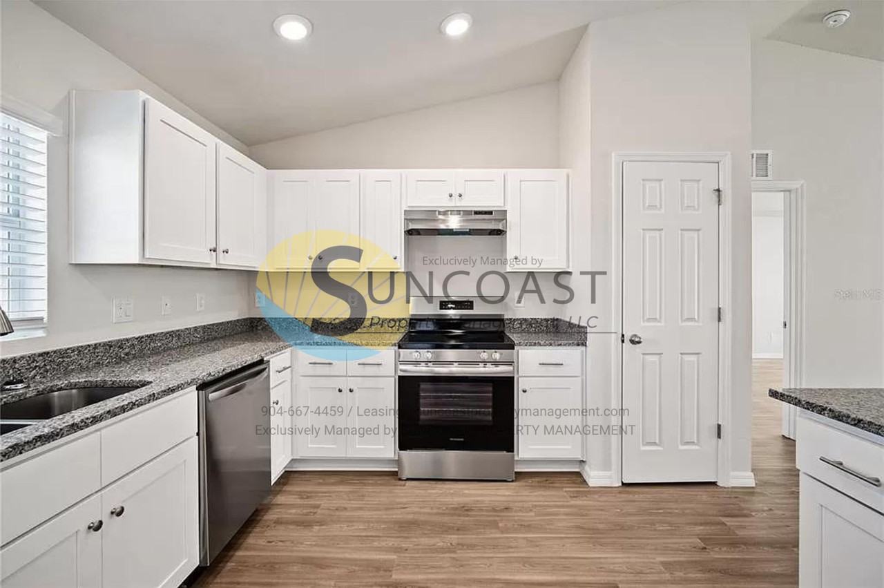 22 Tropicana Pkwy W