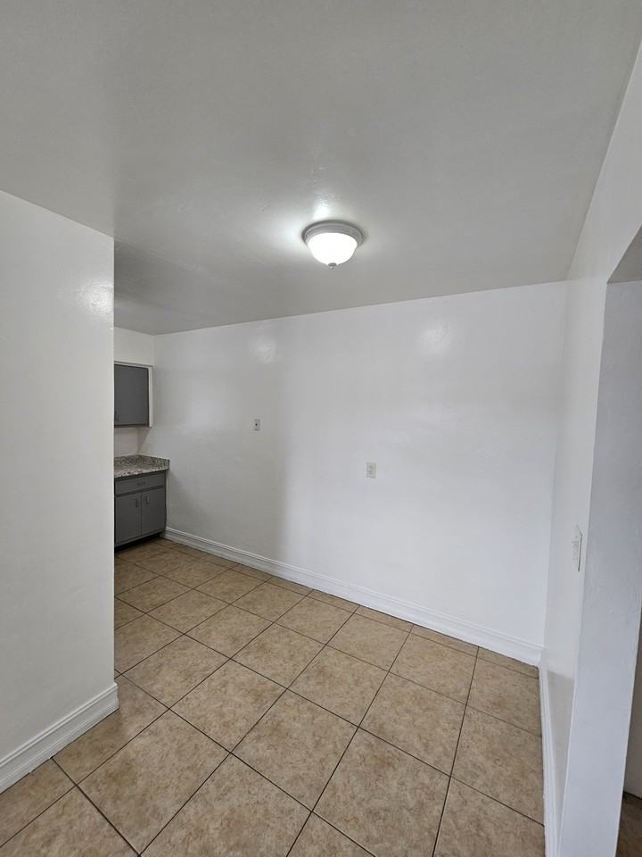2817 Van Buren St #3 - Photo 3 of 9