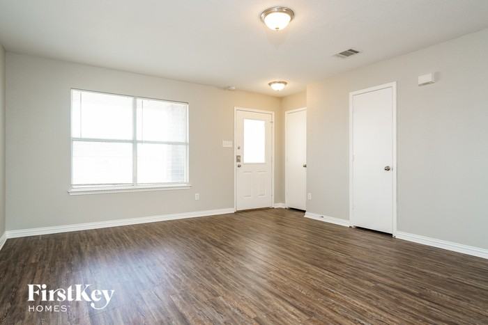 3313 Guyana Rd - Photo 3 of 15