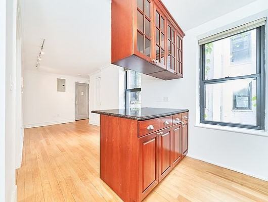 10 Morton St #5A - Photo 6 of 9