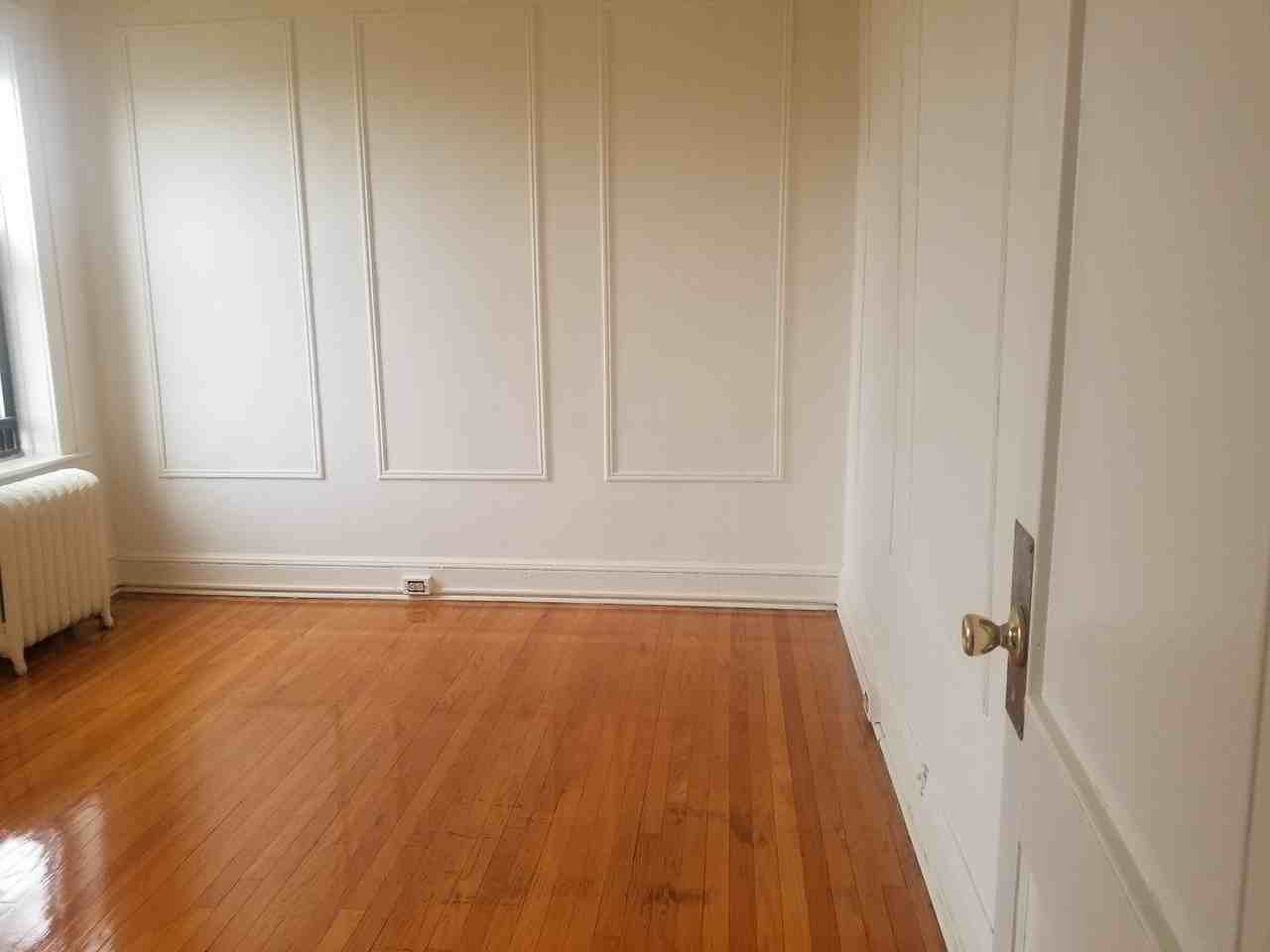 Maples on Broad - Photo 6 of 14