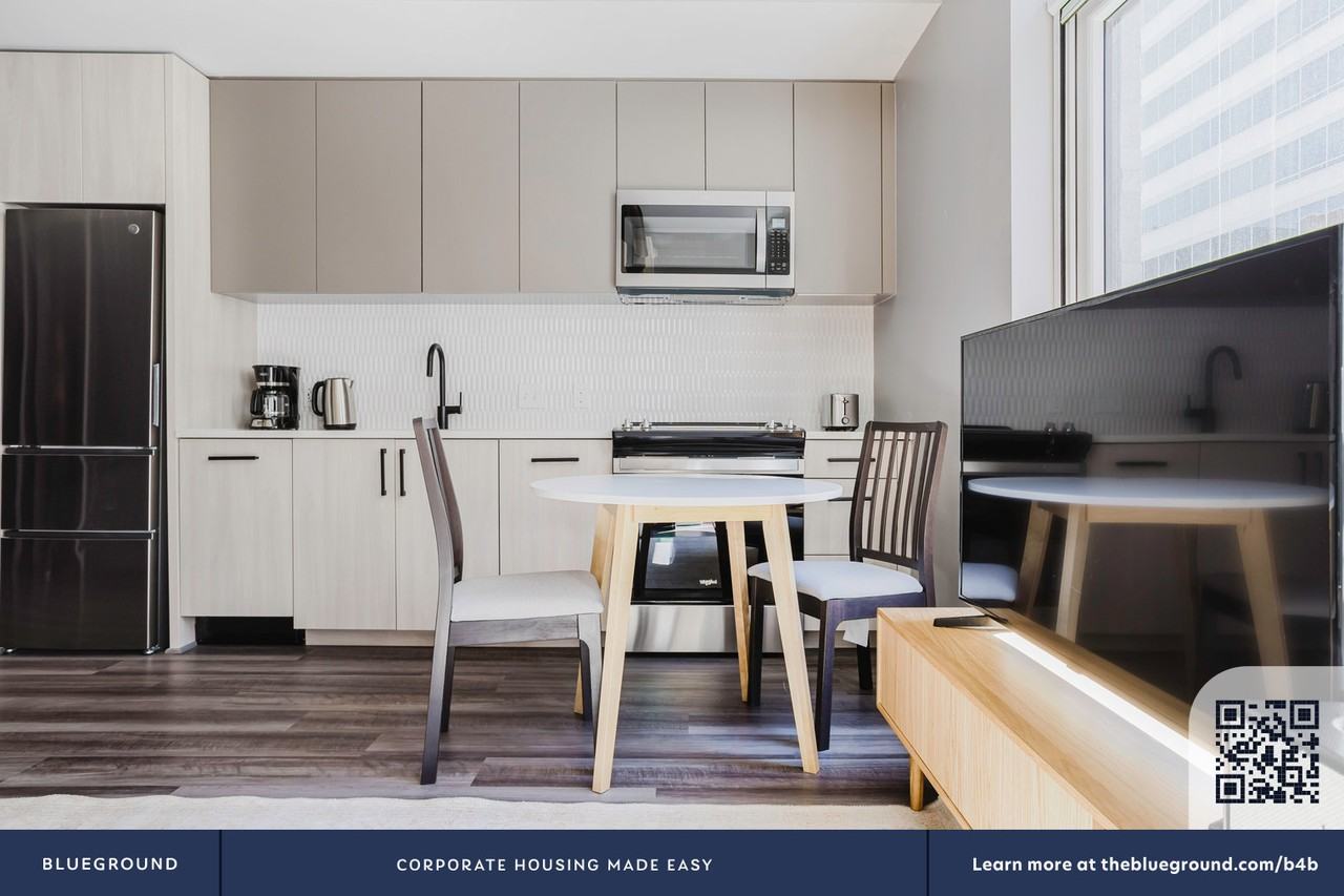 1313 L Street Northwest - Photo 5 of 29