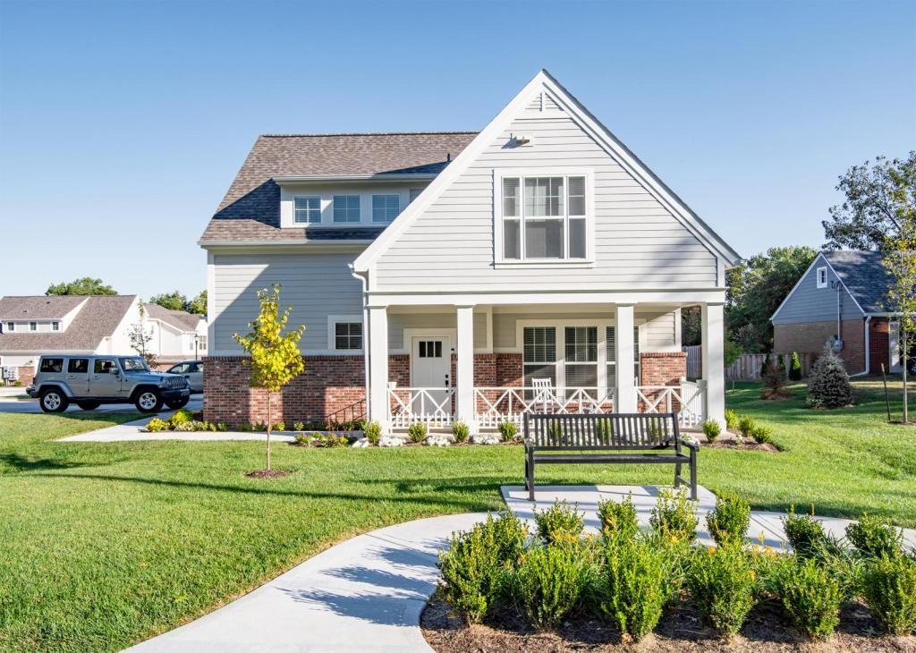 7935 Greystone St - Photo 2 of 9