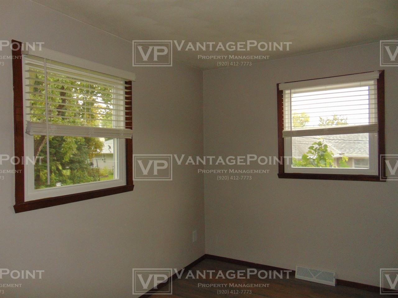 910 Washington St - Photo 3 of 13