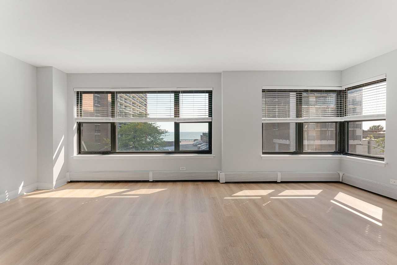 5858 N Sheridan Rd - Photo 3 of 16