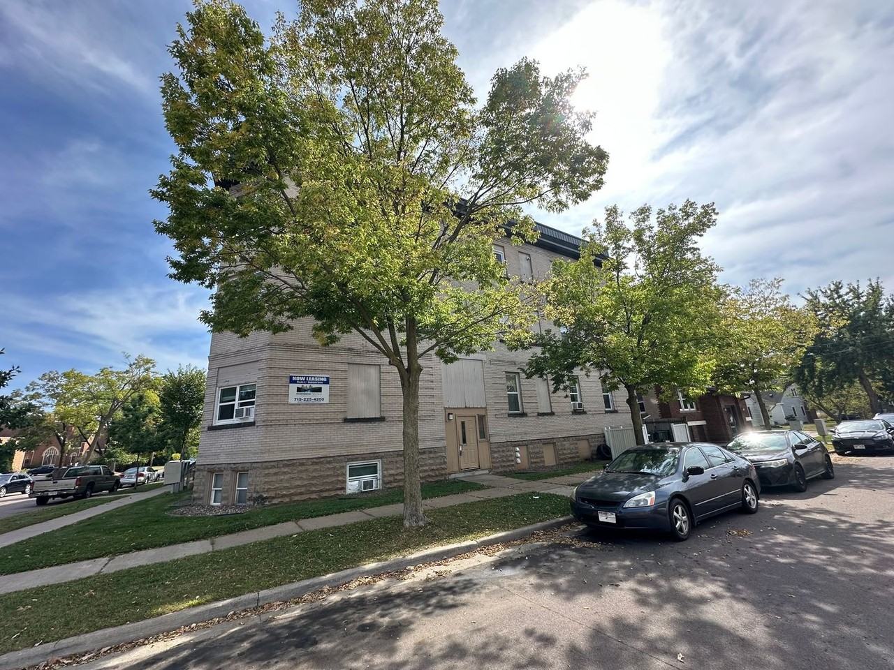 920 Oxford Ave - Photo 3 of 34