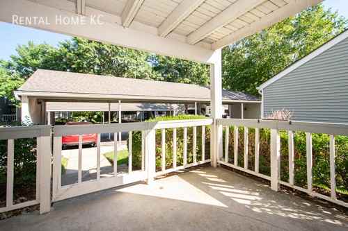 8809 W 106th St - Photo 3 of 25