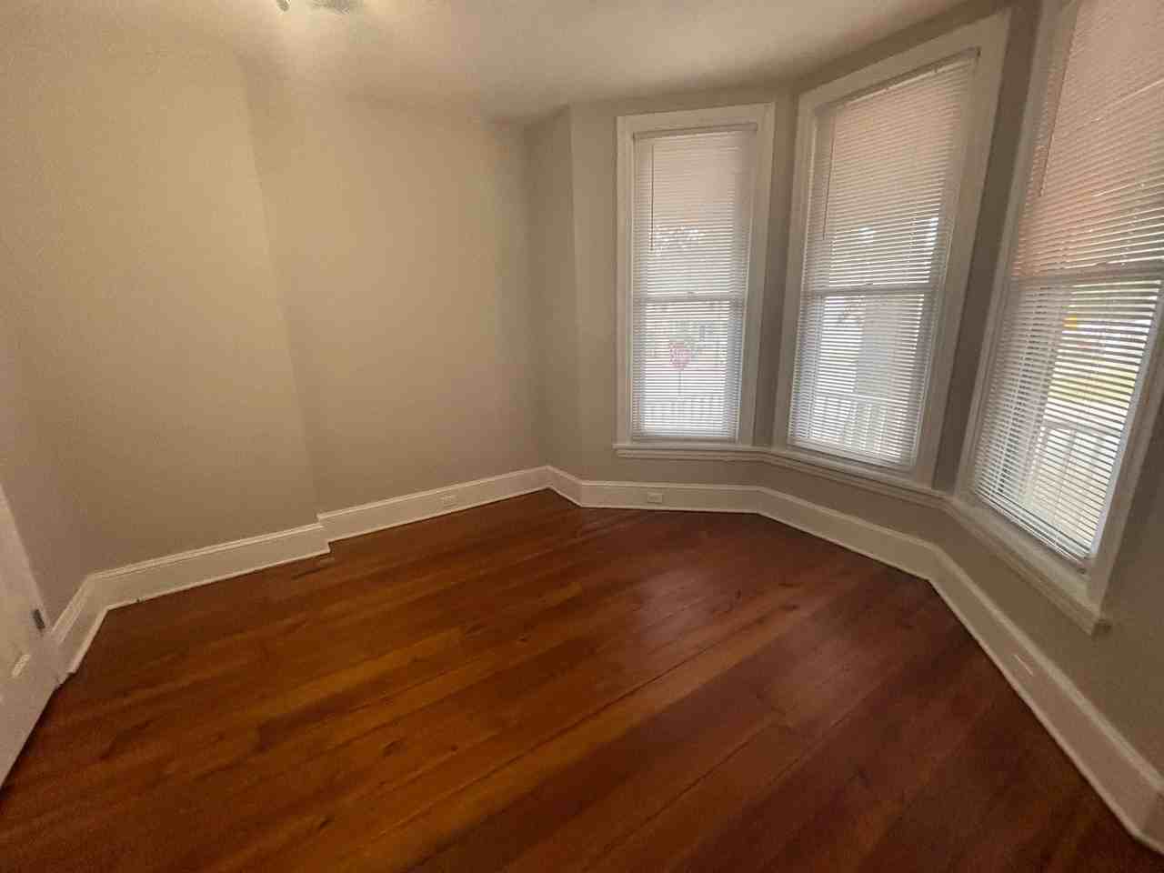 177 - 501 Montgomery- - Photo 4 of 19