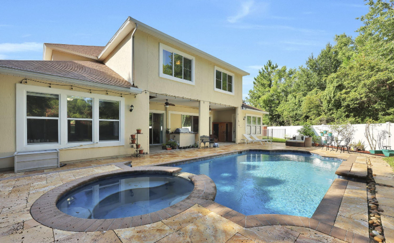 9902 Windwater Ct - Photo 2 of 50