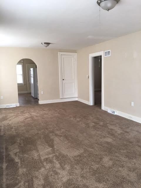 2114 S Scott Ave - Photo 3 of 13