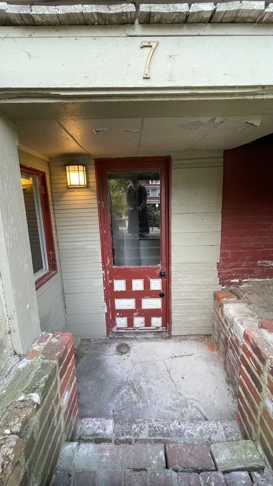 1307 Columbia St - Photo 2 of 10