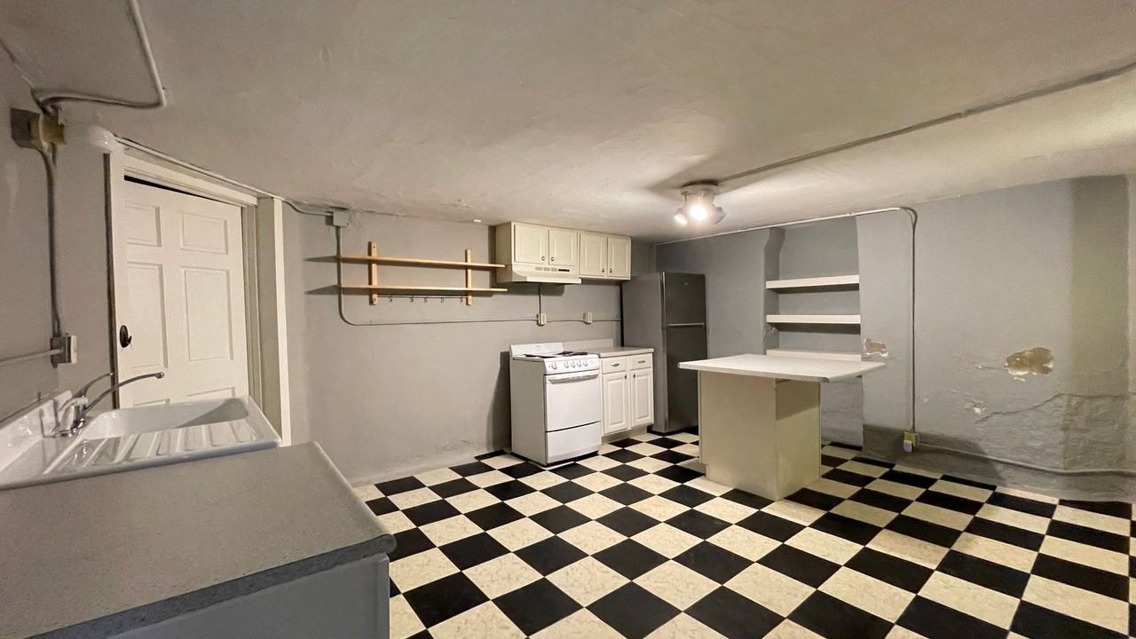 1307 Columbia St - Photo 7 of 10