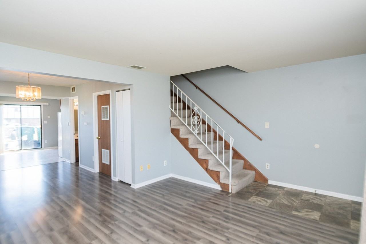 7321-7327 Whitcomb Street - Photo 2 of 20