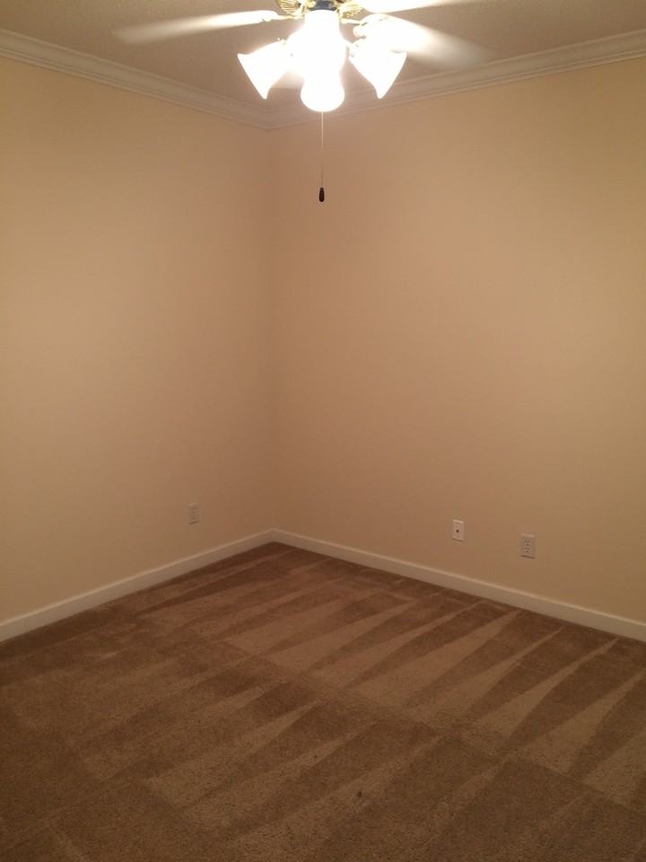 3226 Oak Garden Dr* - Photo 3 of 9