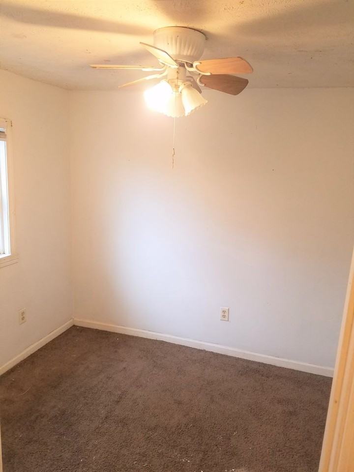 1342 Lee St - Photo 6 of 8